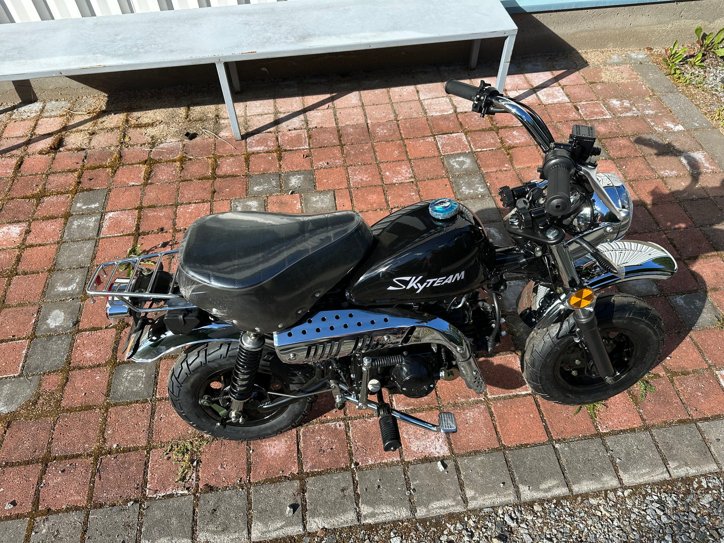 Skyteam Monkey 8", Musta