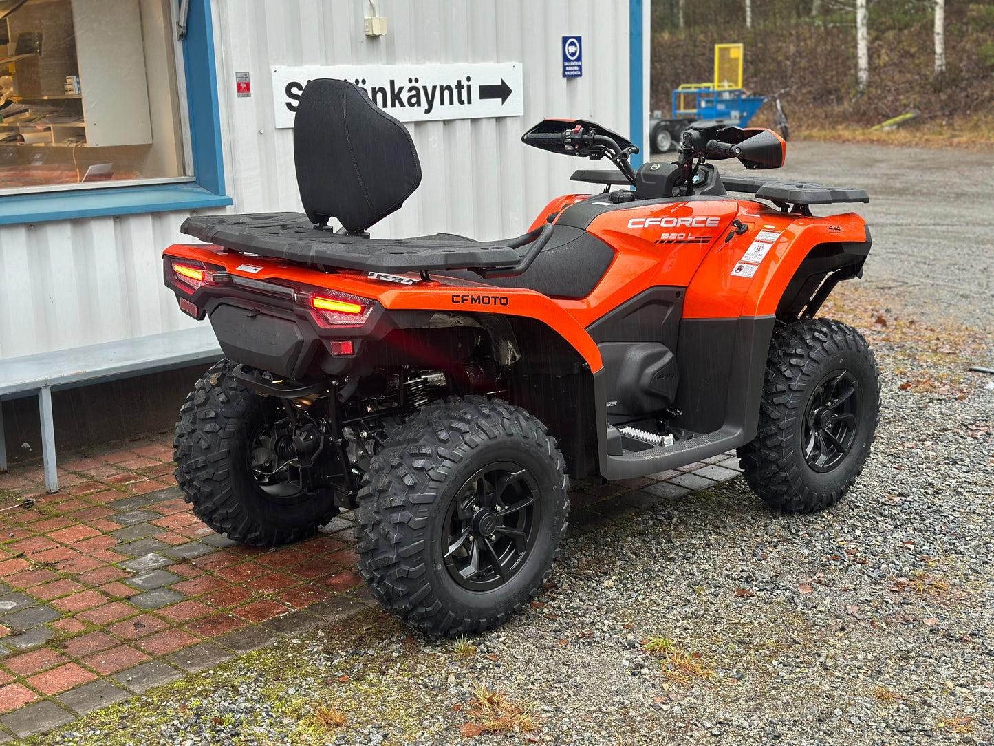 Traktorimönkijä, CFMOTO CFORCE 520L EFI EPS, ORANSSI