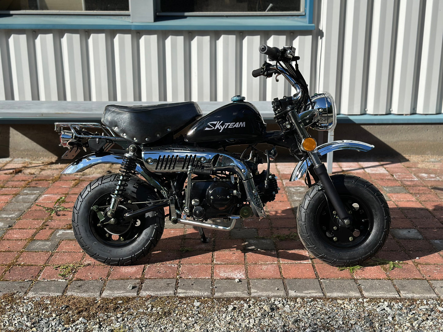 Skyteam Monkey 8", Musta